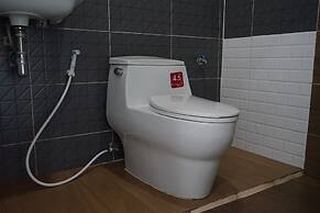 Chaiyai River Front Hotel