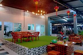 Chaiyai River Front Hotel