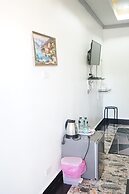 Chaiyai River Front Hotel