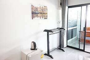 Chaiyai River Front Hotel