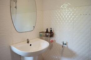 Chaiyai River Front Hotel