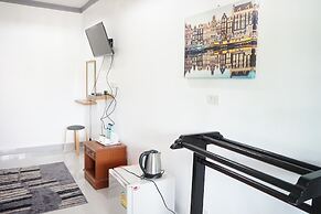 Chaiyai River Front Hotel