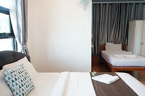 Chaiyai River Front Hotel