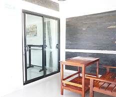 Chaiyai River Front Hotel