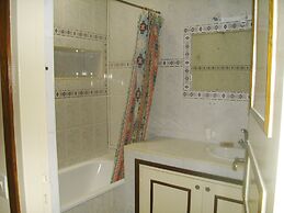 Stylish 4 Bedrooms Villa Ref 1081