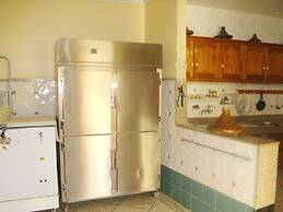 Stylish 4 Bedrooms Villa Ref 1081