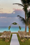 Hilton Cancun Mar Caribe All-Inclusive Resort