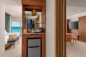 Hilton Cancun Mar Caribe All-Inclusive Resort