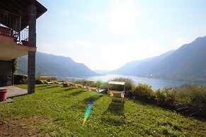 Pognana Luxury Apartment n.1 - 7 people