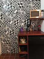 Cozy Downtown Studio for Two