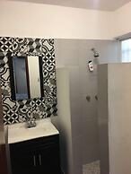 Cozy Downtown Studio for Two