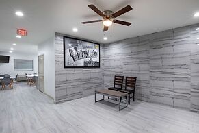 Super 8 by Wyndham Humble/Fallcreek/Houston