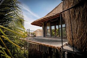 Radhoo Tulum