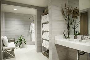 Legacy Resort Hotel & Spa