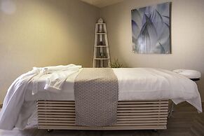 Legacy Resort Hotel & Spa