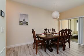 Full Moon Lagoon by VillaDirect