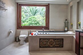 Baan Pinya Balinese Style Aonang Pool Villa