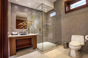 Baan Pinya Balinese Style Aonang Pool Villa