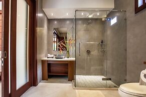 Baan Pinya Balinese Style Aonang Pool Villa