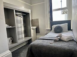 St Andrews House Hotel