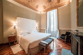 Royal Palace Luxury Suites & Hotel