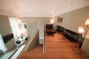 Royal Palace Luxury Suites & Hotel