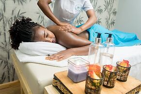 Mara Treetops Luxury Camp