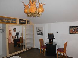 Cozy Marina PentHouse  Ref T32401