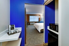 Holiday Inn Express & Suites Middletown - Goshen by IHG