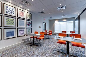 Holiday Inn Express & Suites Middletown - Goshen by IHG