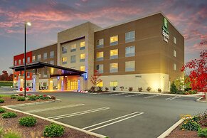 Holiday Inn Express & Suites Middletown - Goshen by IHG