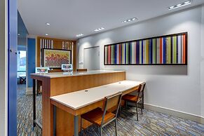 Holiday Inn Express & Suites Middletown - Goshen by IHG