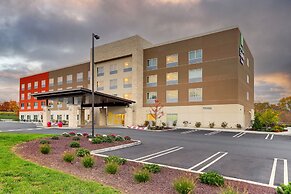 Holiday Inn Express & Suites Middletown - Goshen by IHG