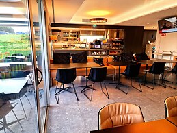 Hotel 3K Porto Aeroporto