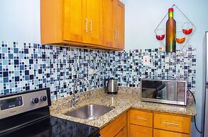 Centrally located Oakland Guest Apartment I