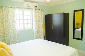 Centrally located Oakland Guest Apartment I