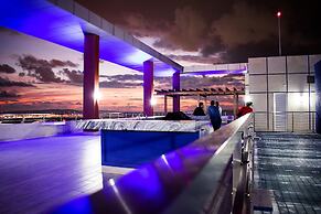 20 South Kingston Luxury Apartment