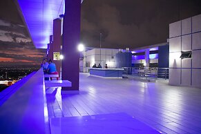 20 South Kingston Luxury Apartment