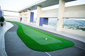 20 South Kingston Luxury Apartment