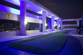 20 South Kingston Luxury Apartment