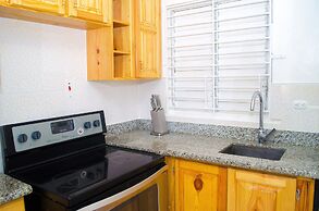 Centrally located Oakland Guest Apartment II