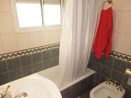 Luminoso Dos Ambientes En Recoleta