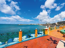 Aqua Palace Chatan by Coldio Premium