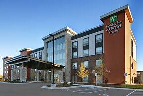 Holiday Inn Express & Suites Milwaukee - Brookfield, an IHG Hotel