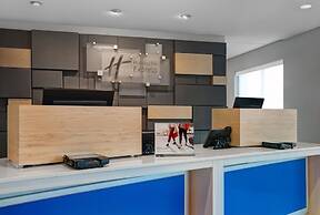 Holiday Inn Express & Suites Milwaukee - Brookfield by IHG
