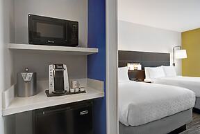 Holiday Inn Express & Suites Milwaukee - Brookfield by IHG