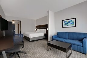 Holiday Inn Express & Suites Milwaukee - Brookfield by IHG