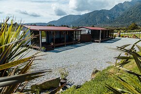 Te Awa Cottages