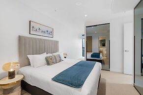 Collins House Apartments by CLLIX