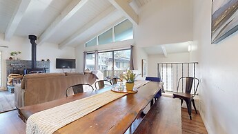 Chateau de Montagne 6 Pet-Friendly and Remodeled, On Shuttle Route by 